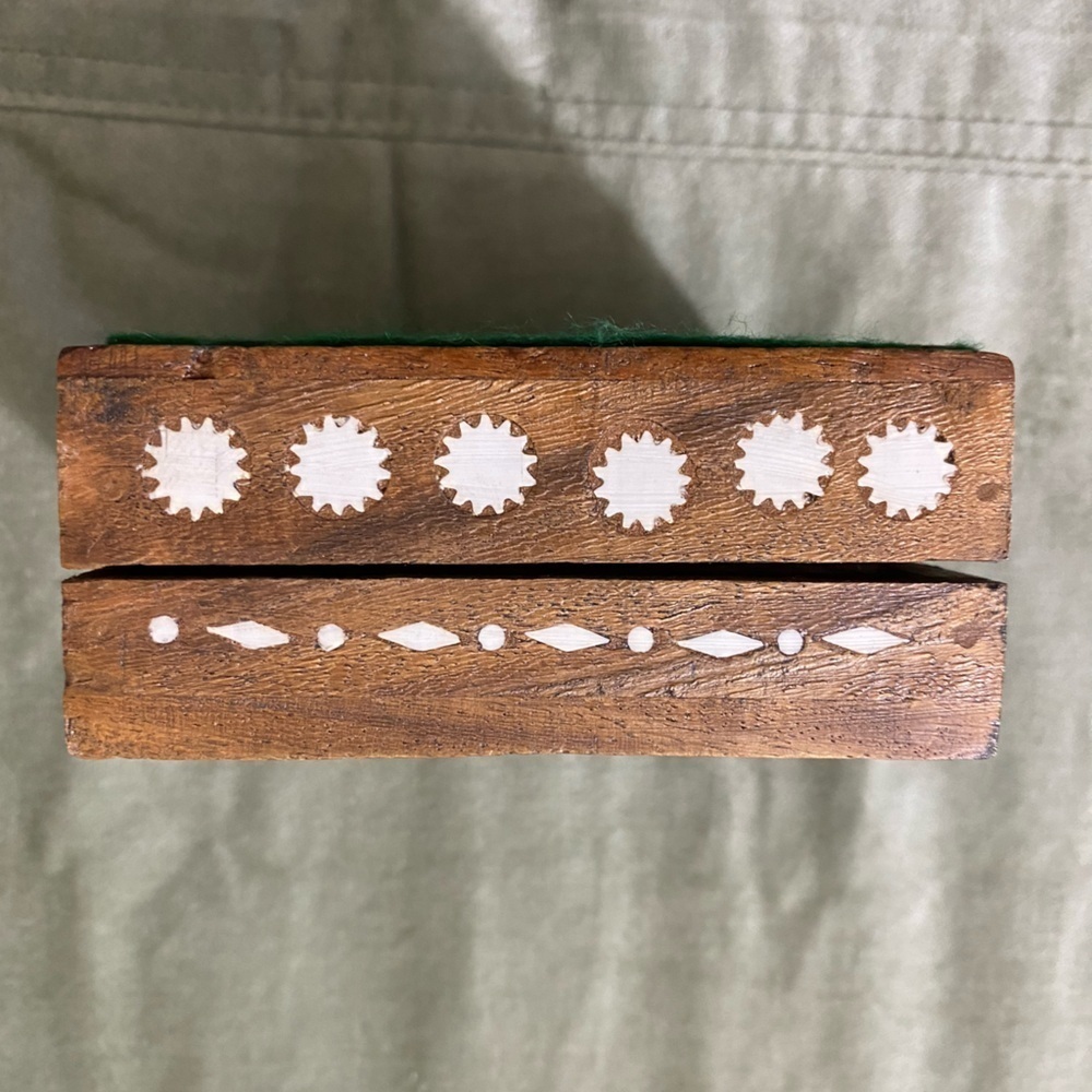 Wooden box sun dot design vintage keeper. #18-126 - Picture 3 of 7